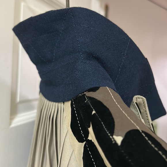 Trench coat by Sacai - Picture 16 of 16